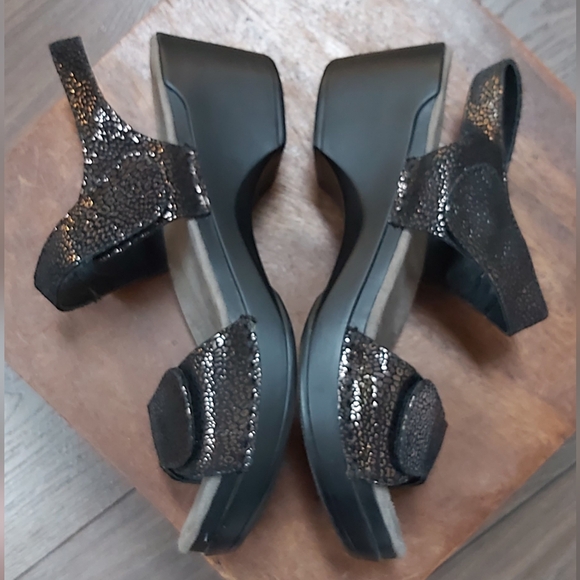 Dansko metallic leopard print Sonnet sandals - Picture 6 of 9